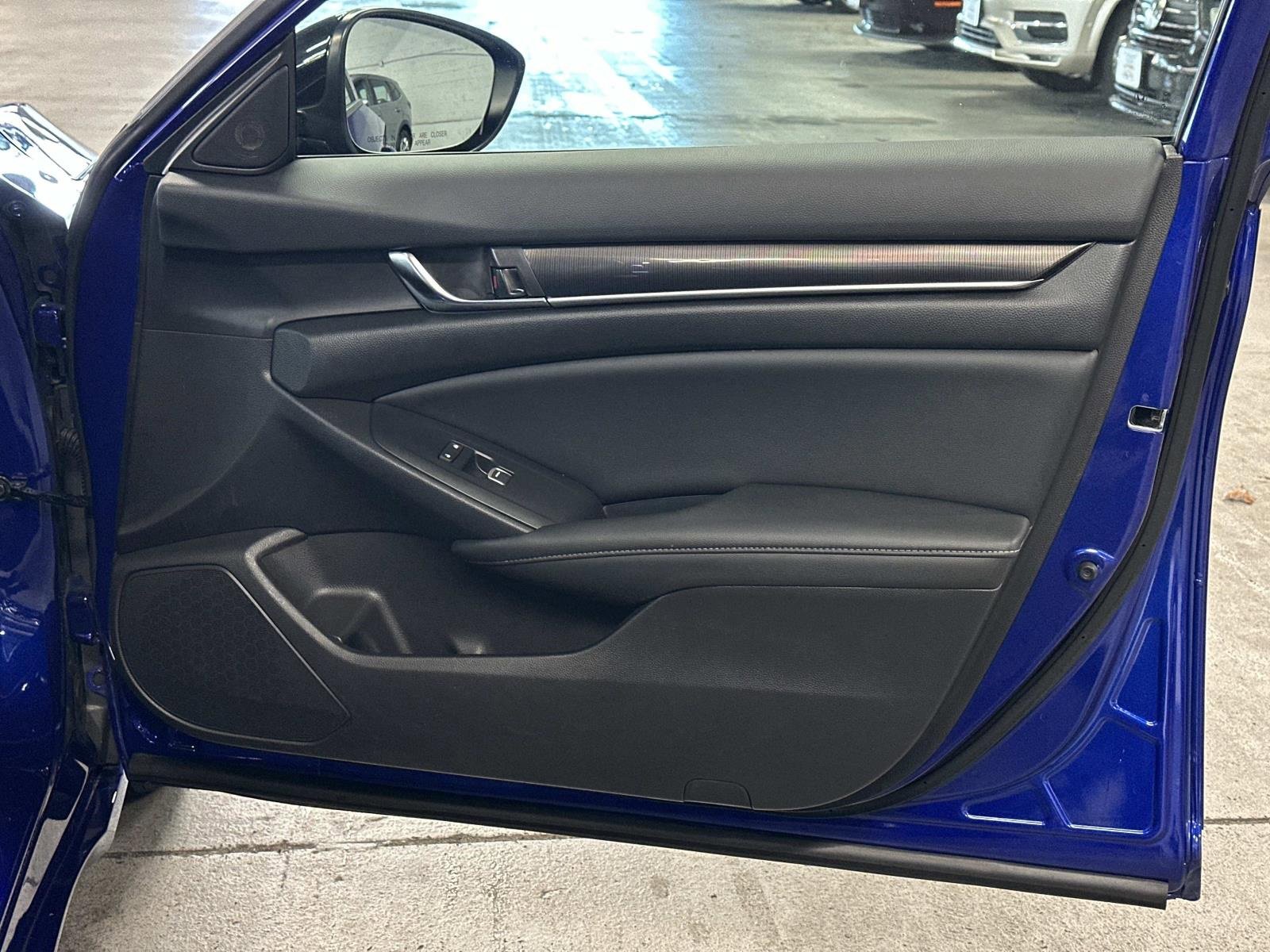 Used 2022 Honda Accord Sport image 12