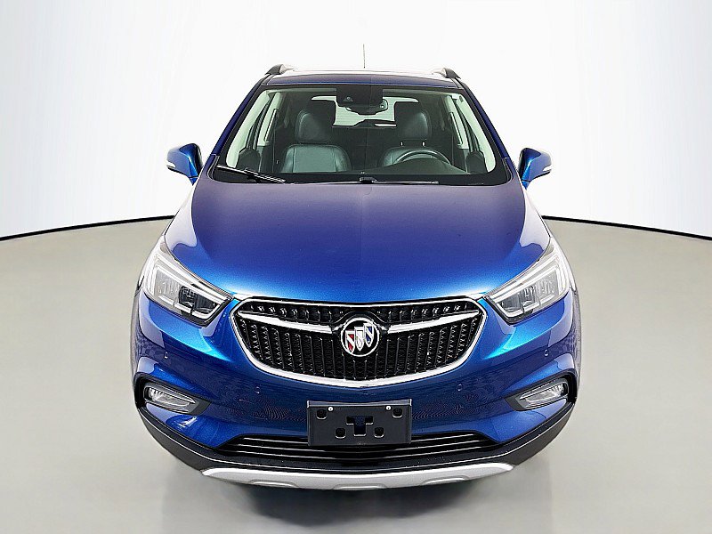 Used 2020 Buick Encore Essence w/ Experience Buick Package AWD/4WD image 2