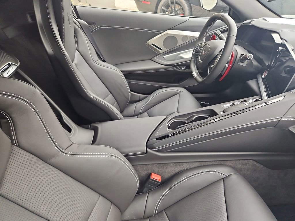 Used 2024 Chevrolet Corvette Z06 image 9