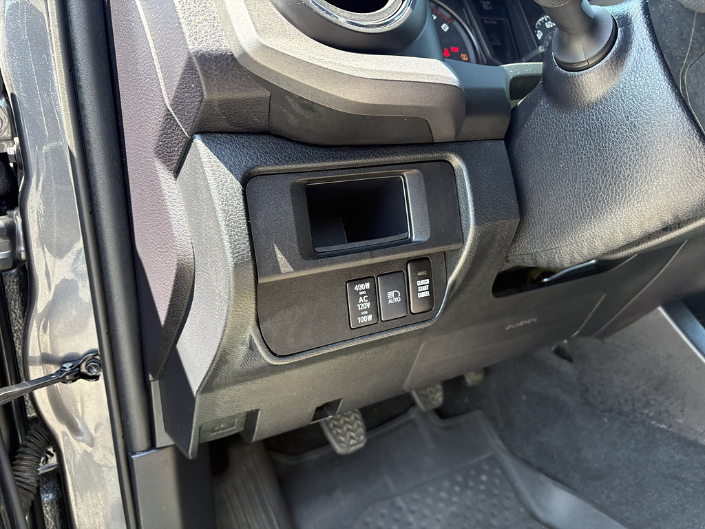 Used 2019 Toyota Tacoma TRD Sport AWD/4WD image 19