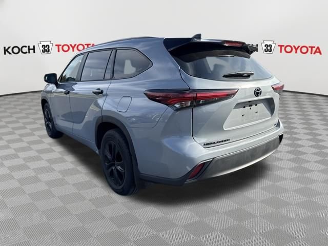 Used 2024 Toyota Highlander XLE image 6