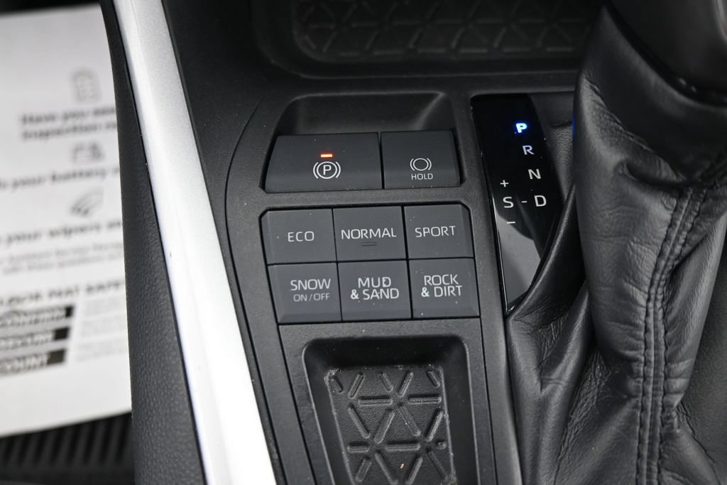 Used 2019 Toyota RAV4 XLE Premium w/ Cold Weather Package AWD/4WD image 24