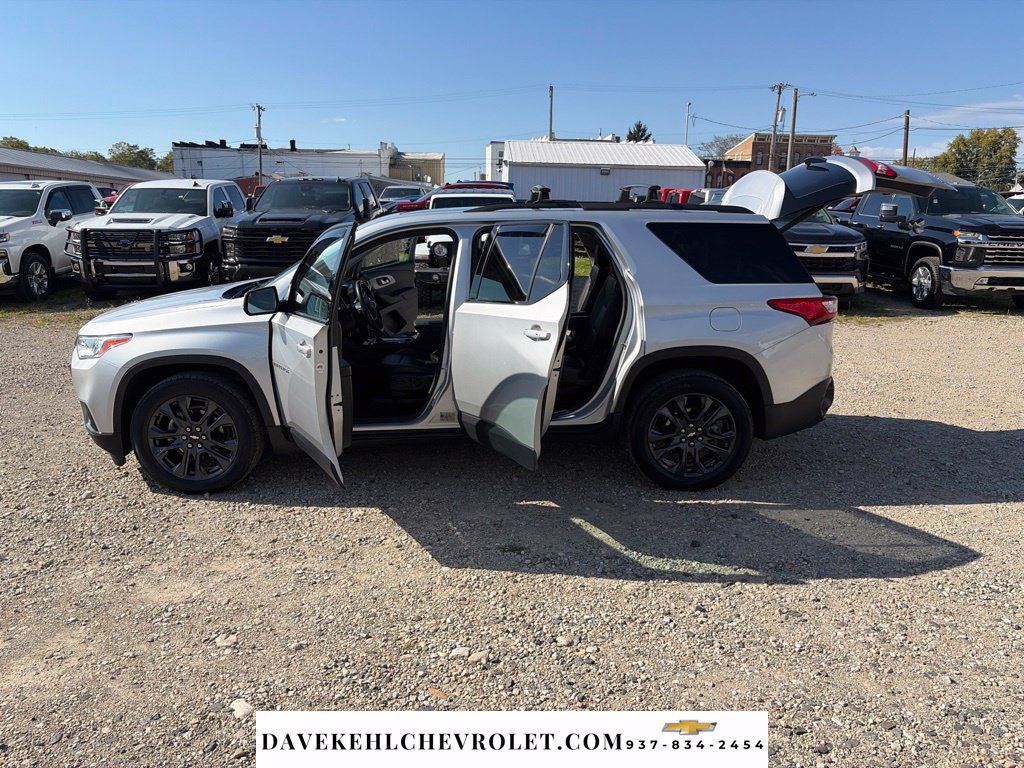 Used 2020 Chevrolet Traverse RS w/ LPO, Floor Liner Package AWD/4WD image 28