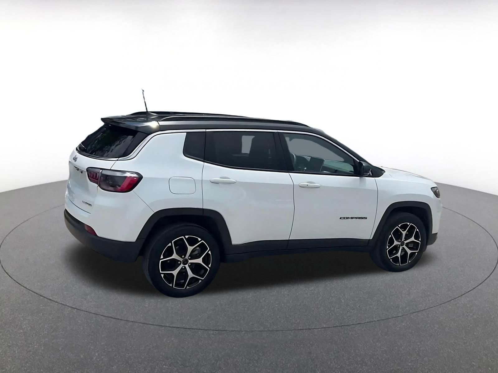 Used 2025 Jeep Compass Limited AWD/4WD image 14