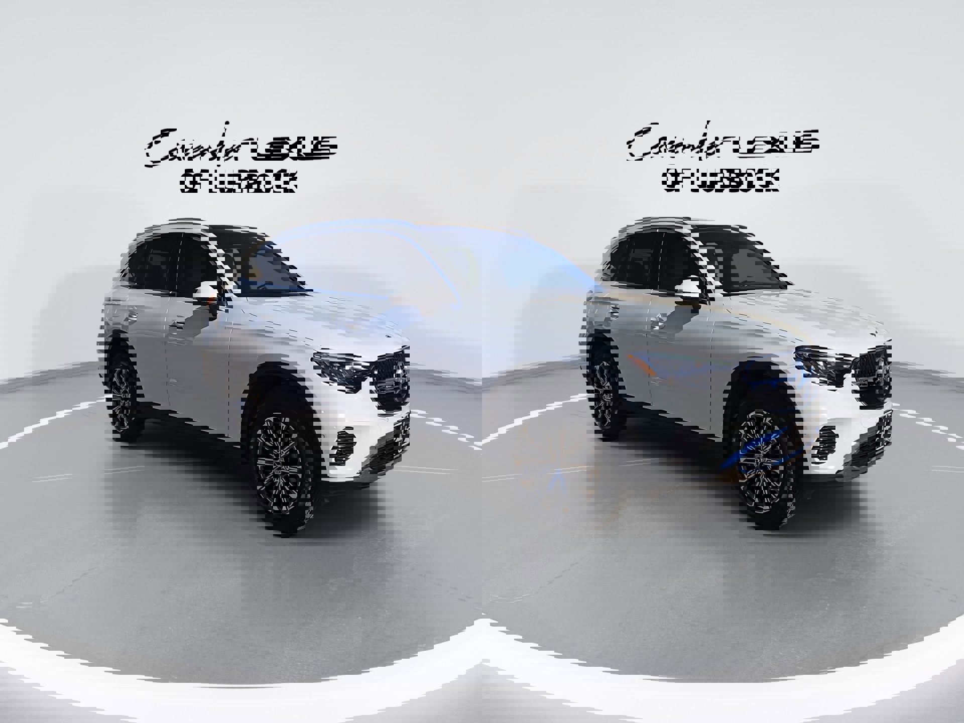 Used 2025 Mercedes-Benz GLC 300 GLC 300 4MATIC image 2