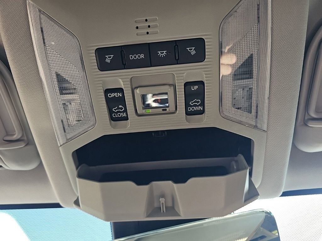 Used 2025 Toyota RAV4 XLE Premium FWD image 26