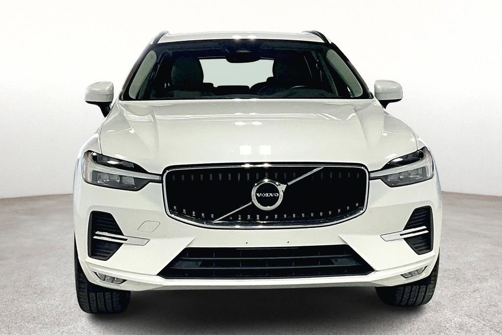 Used 2022 Volvo XC60 B5 Momentum image 5