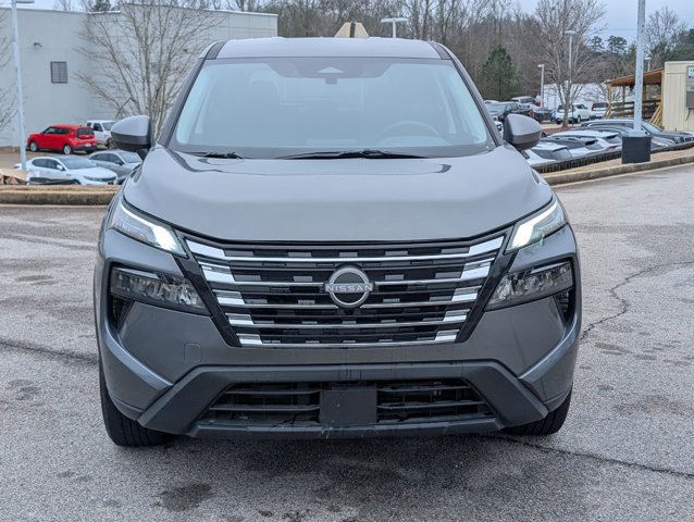 Used 2025 Nissan Rogue SV image 2