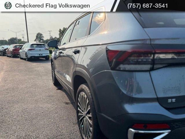 Certified 2025 Volkswagen Taos SE FWD image 8