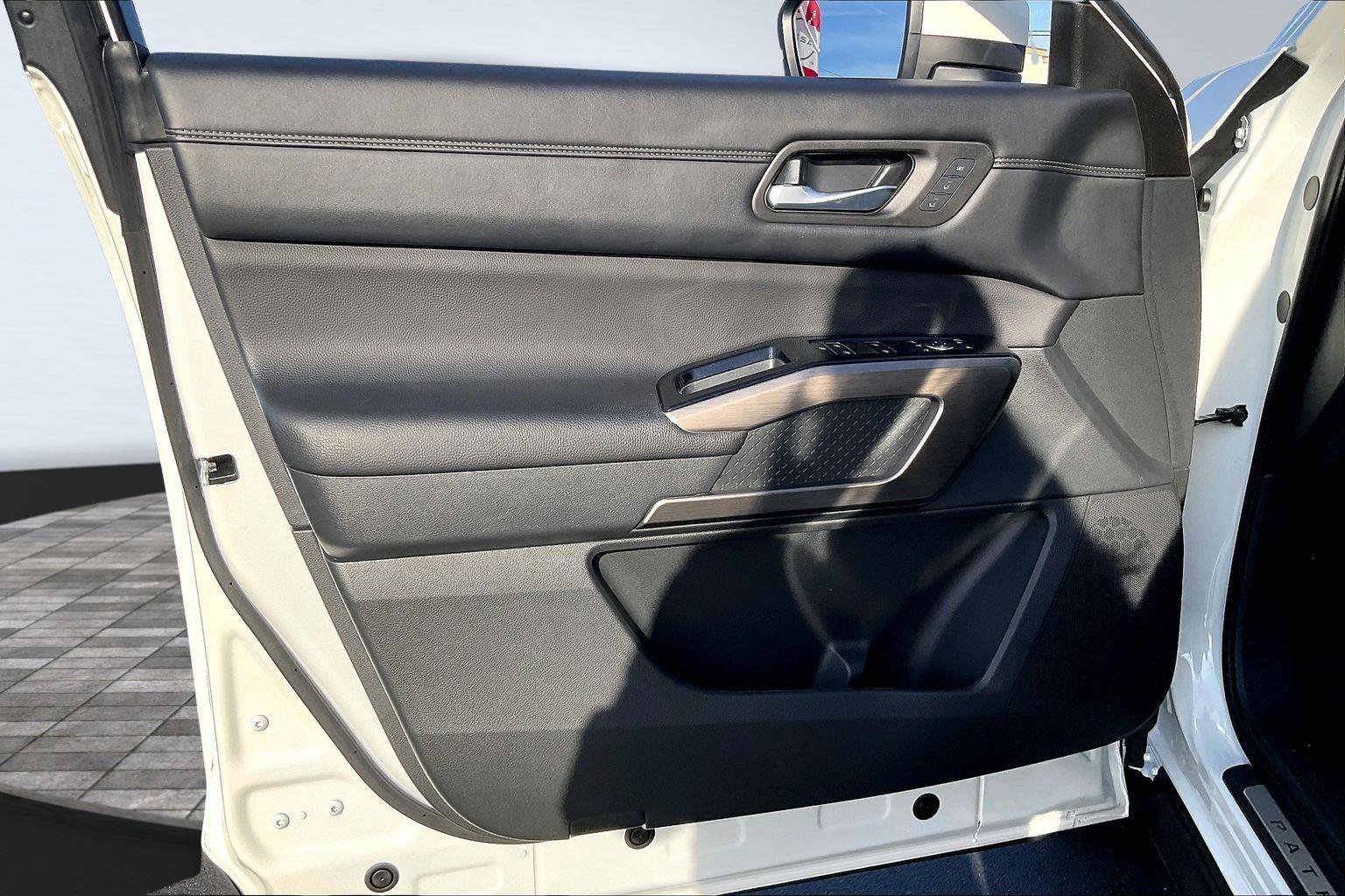 Certified 2024 Nissan Pathfinder Platinum w/ Cargo Package image 24