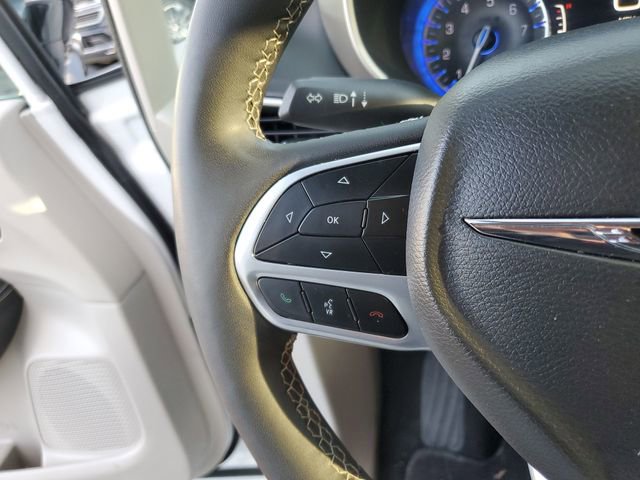 Used 2024 Chrysler Pacifica Touring-L image 27