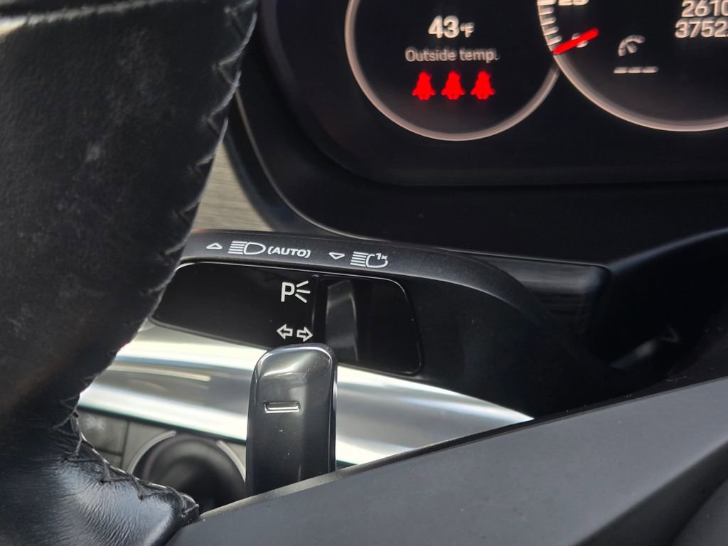 Used 2023 Porsche Panamera Platinum Edition image 38