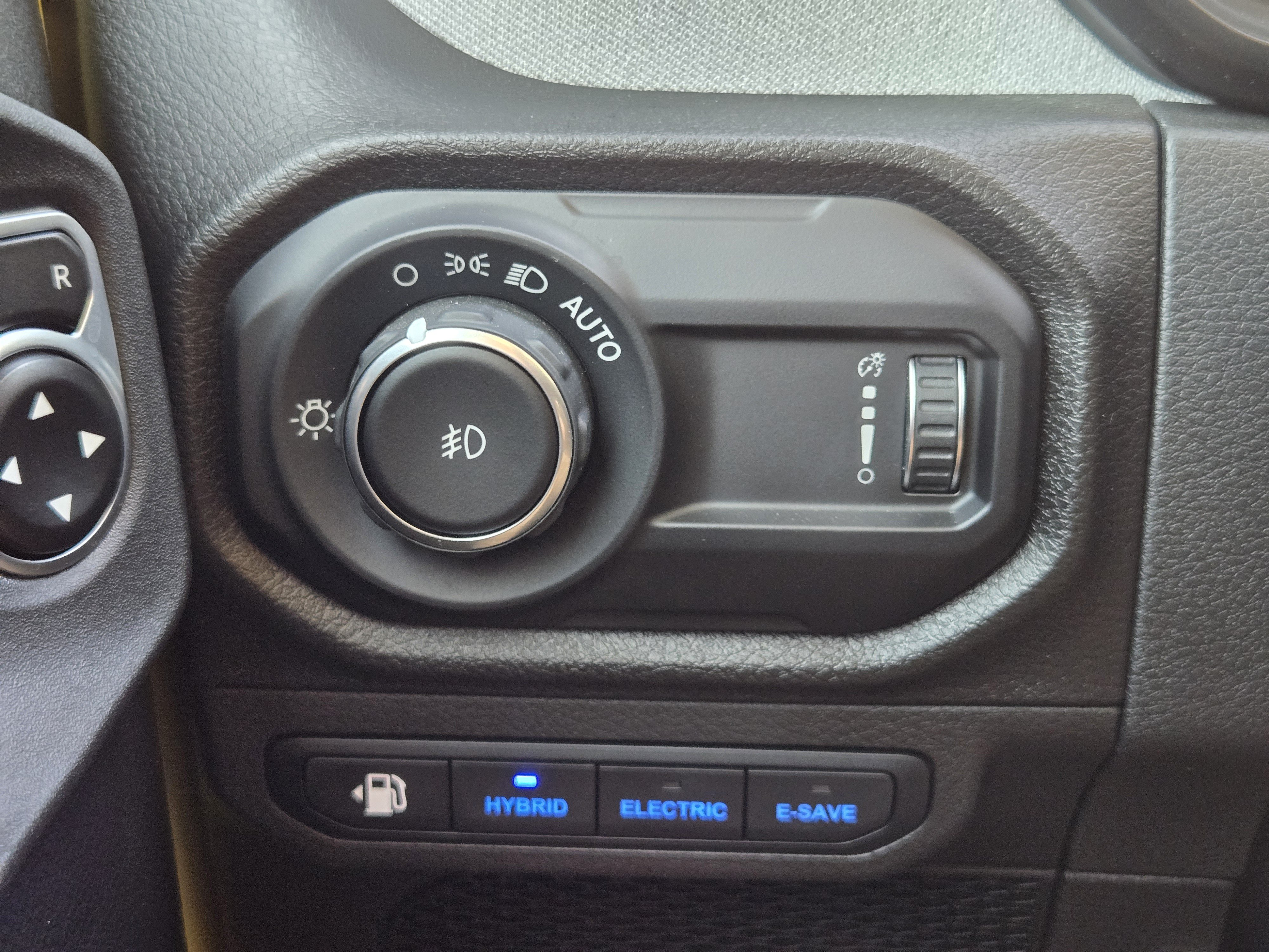 Used 2024 Jeep Wrangler Unlimited AWD/4WD image 23