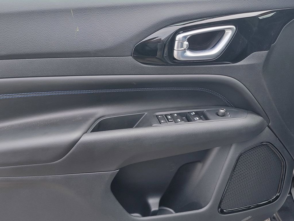 New 2026 Jeep Compass Latitude image 8