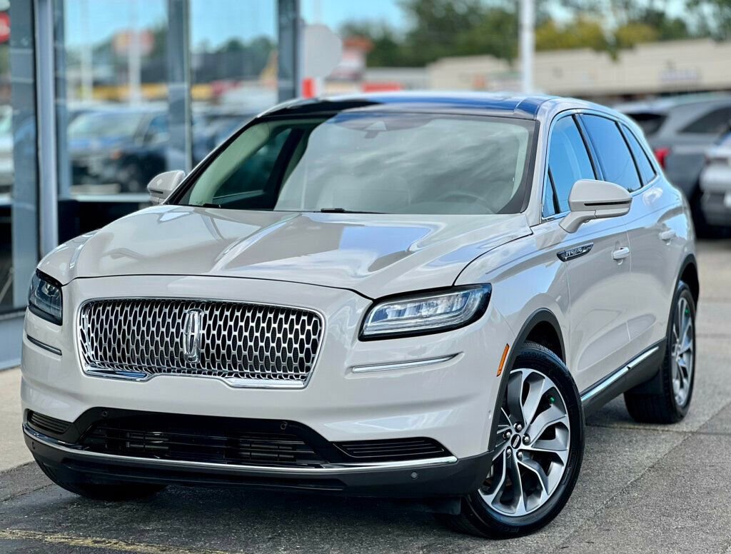 Used 2022 Lincoln Nautilus Reserve w/ Equipment Group 201A image 32