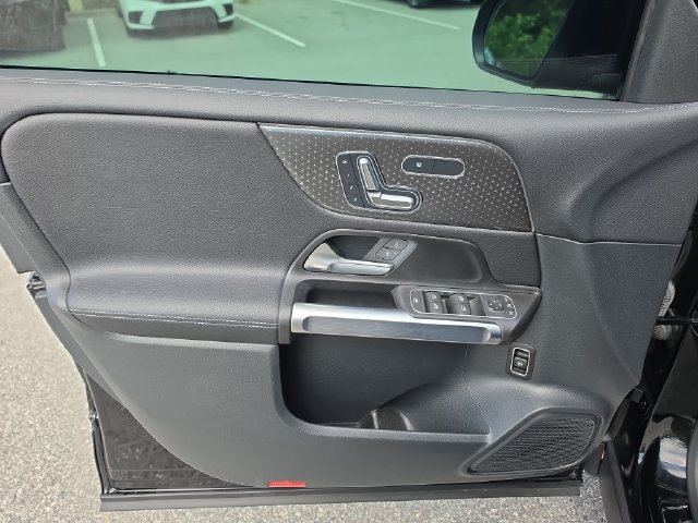 Used 2024 Mercedes-Benz GLB 250 image 16