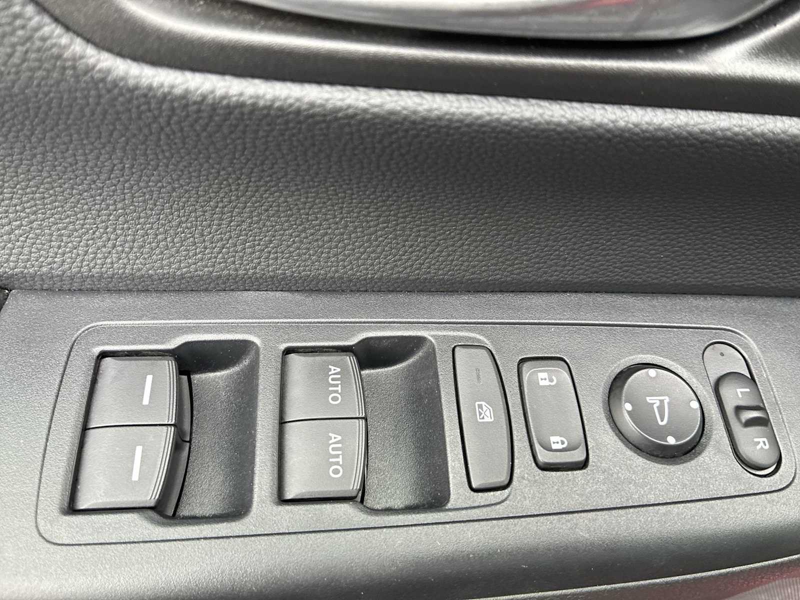 Used 2024 Honda CR-V EX image 15