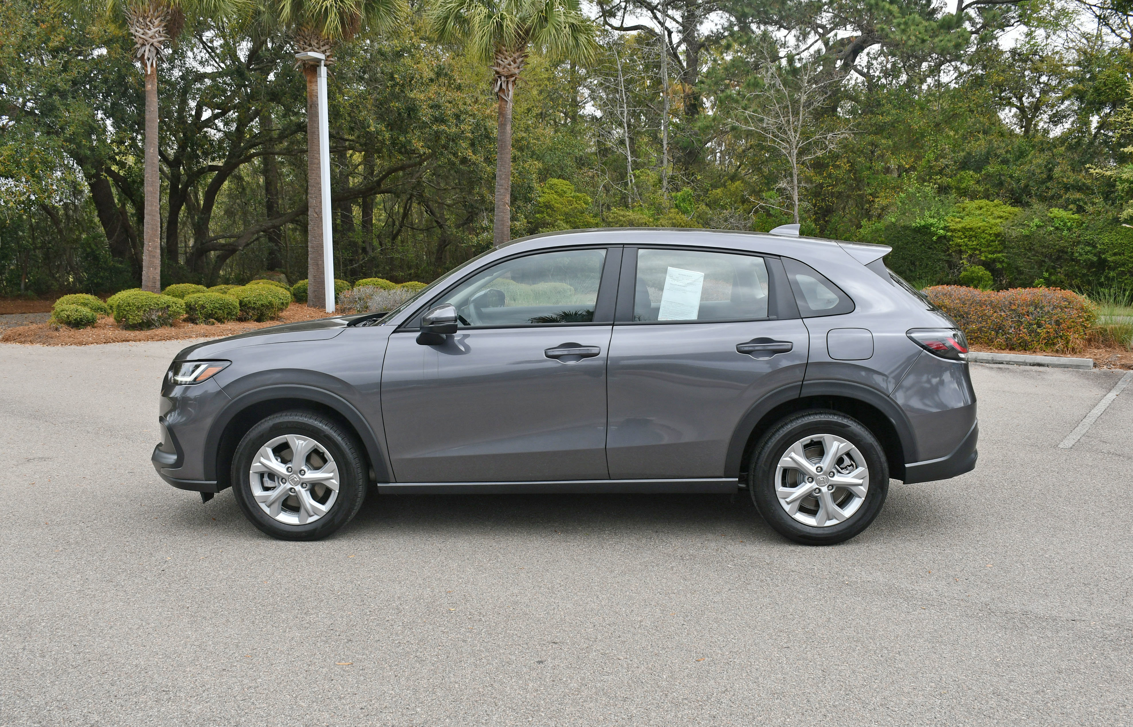 Used 2025 Honda HR-V LX image 5