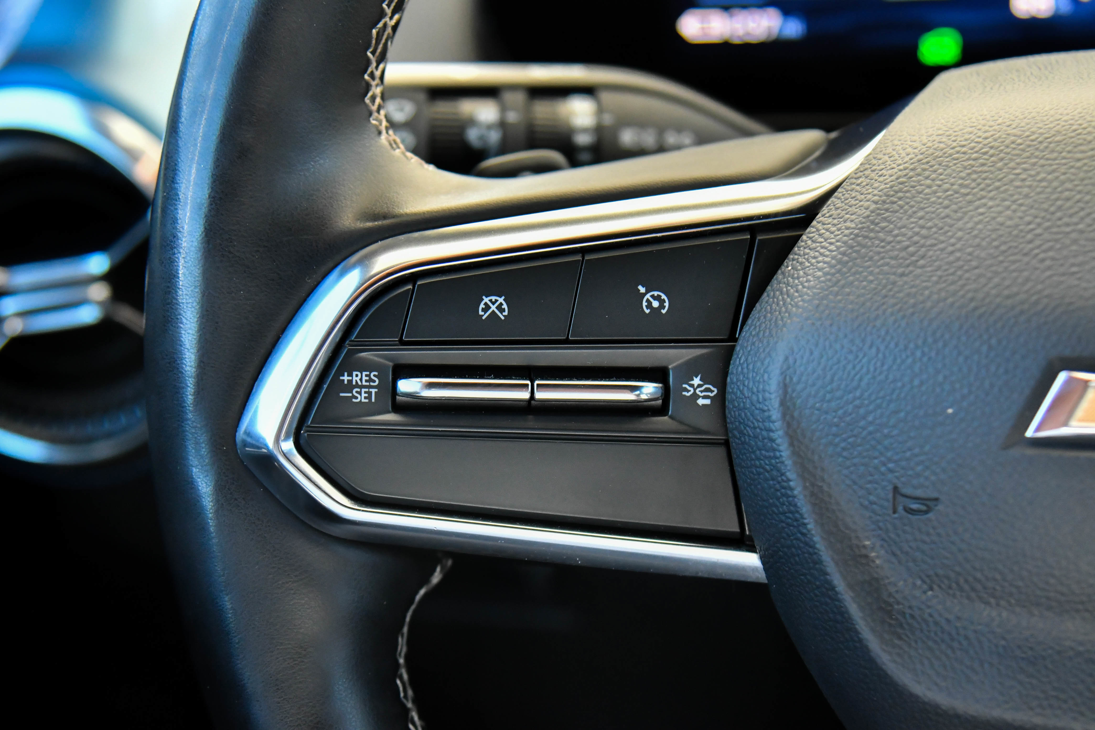 Used 2025 Chevrolet Equinox EV LT w/ Convenience Package FWD image 40