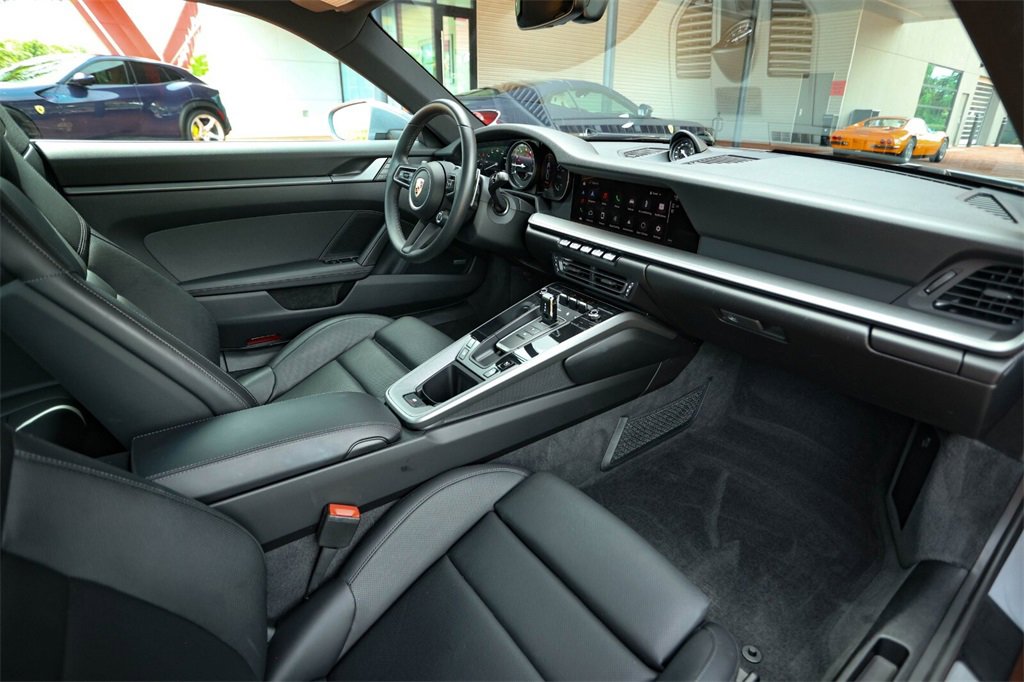 Used 2024 Porsche 911 Carrera S image 39