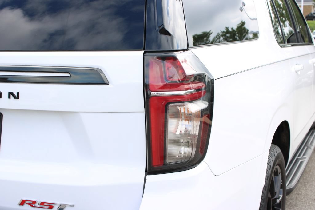 Used 2022 Chevrolet Suburban RST w/ Luxury Package AWD/4WD image 37