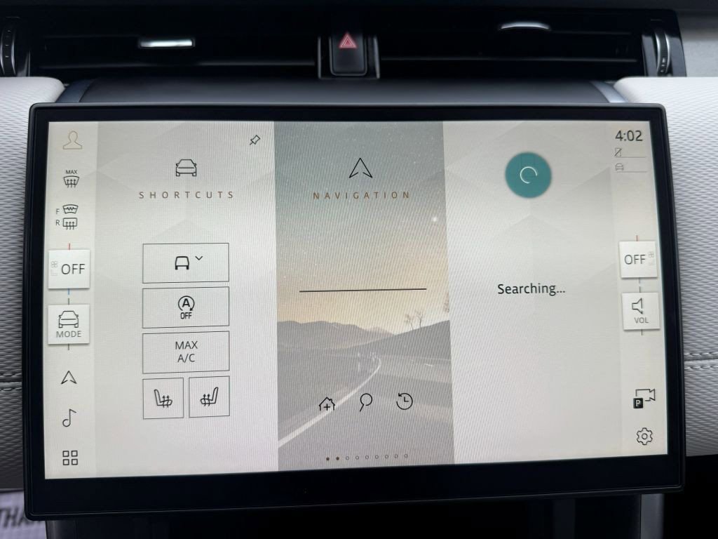 Used 2024 Land Rover Discovery Sport Dynamic SE image 17