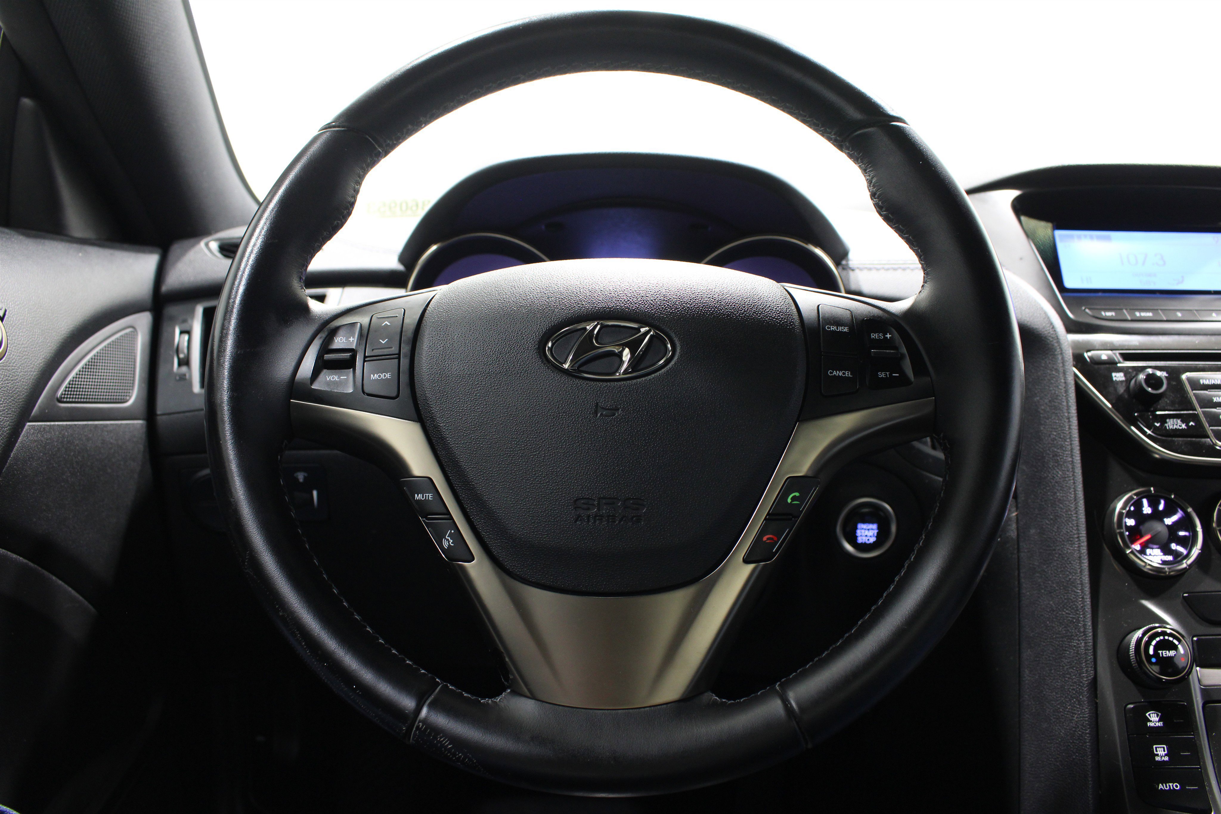 Used 2015 Hyundai Genesis 3.8 RWD image 10