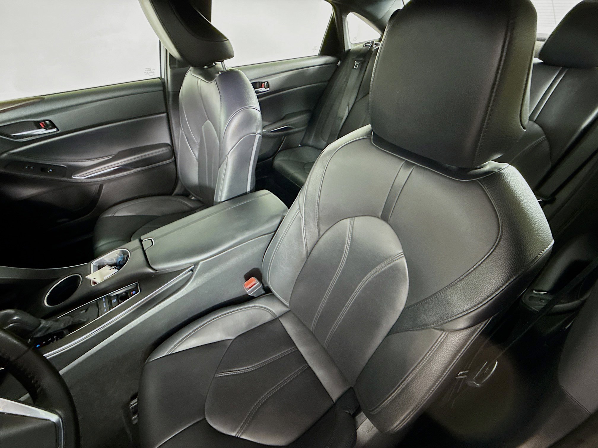 Used 2022 Toyota Avalon XLE image 25