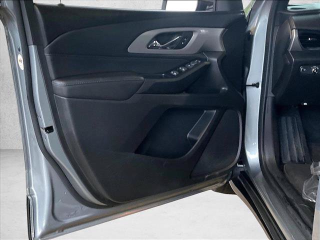 Used 2023 Chevrolet Traverse LT FWD image 18