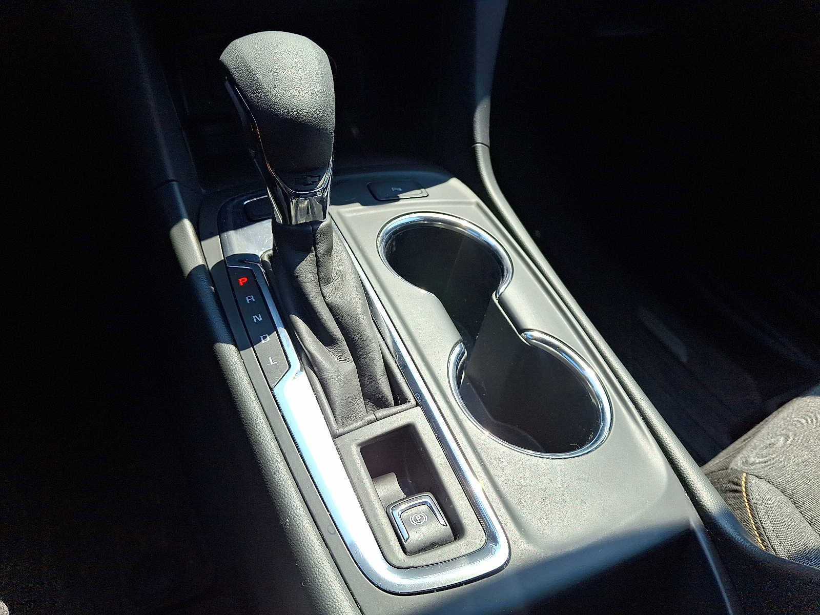 Used 2024 Chevrolet Equinox LT w/ LPO, Floor Liner Package image 14