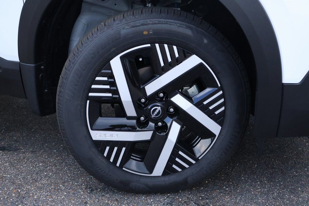 New 2026 Nissan Kicks SV image 16