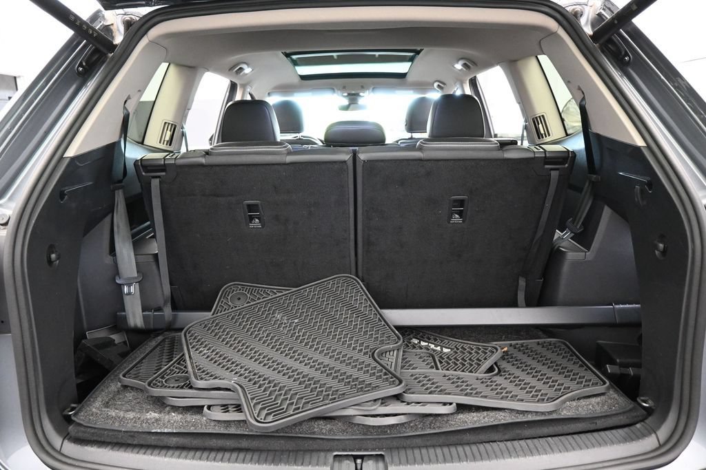 Used 2024 Volkswagen Atlas SE w/ Panoramic Sunroof Package FWD image 36