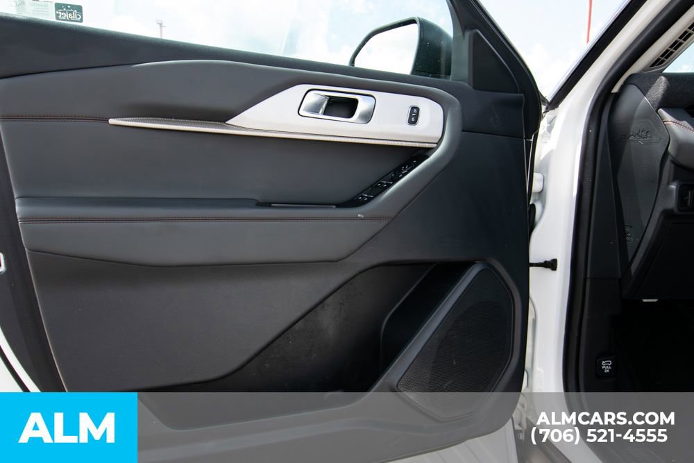 Used 2025 Ford Explorer Active image 29
