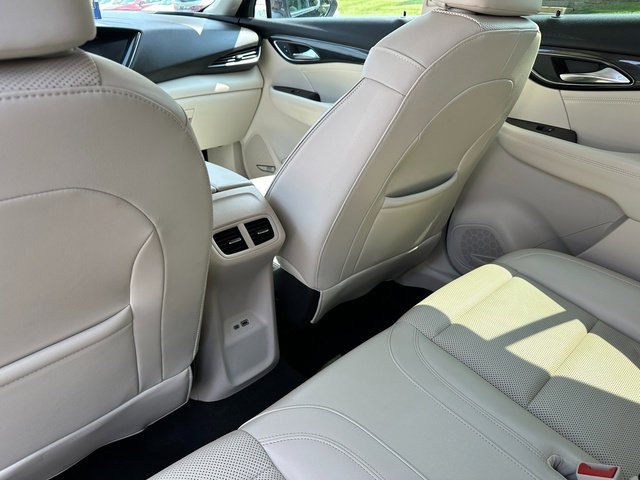 Used 2022 Buick Envision Essence w/ Technology Package I image 31