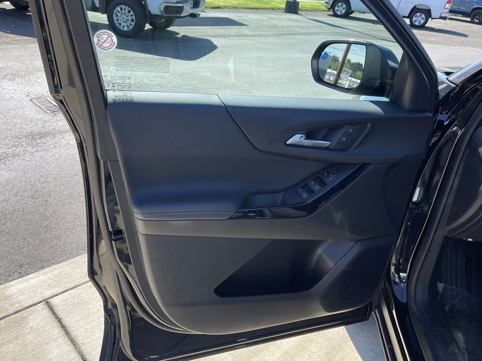 Used 2026 Chevrolet Equinox LT AWD/4WD image 16