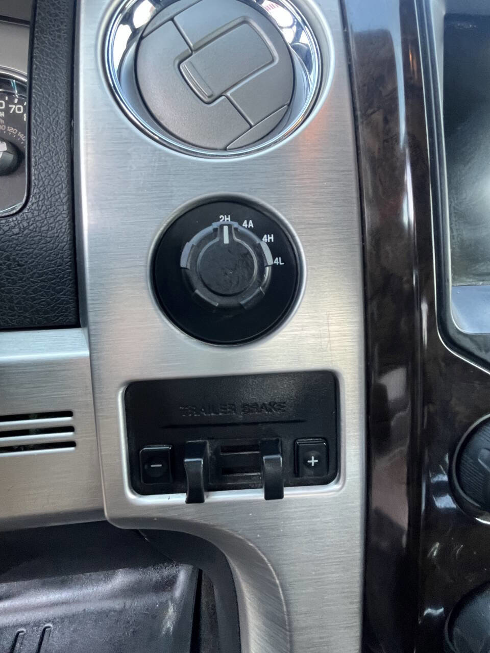 Used 2014 Ford F150 Platinum image 15