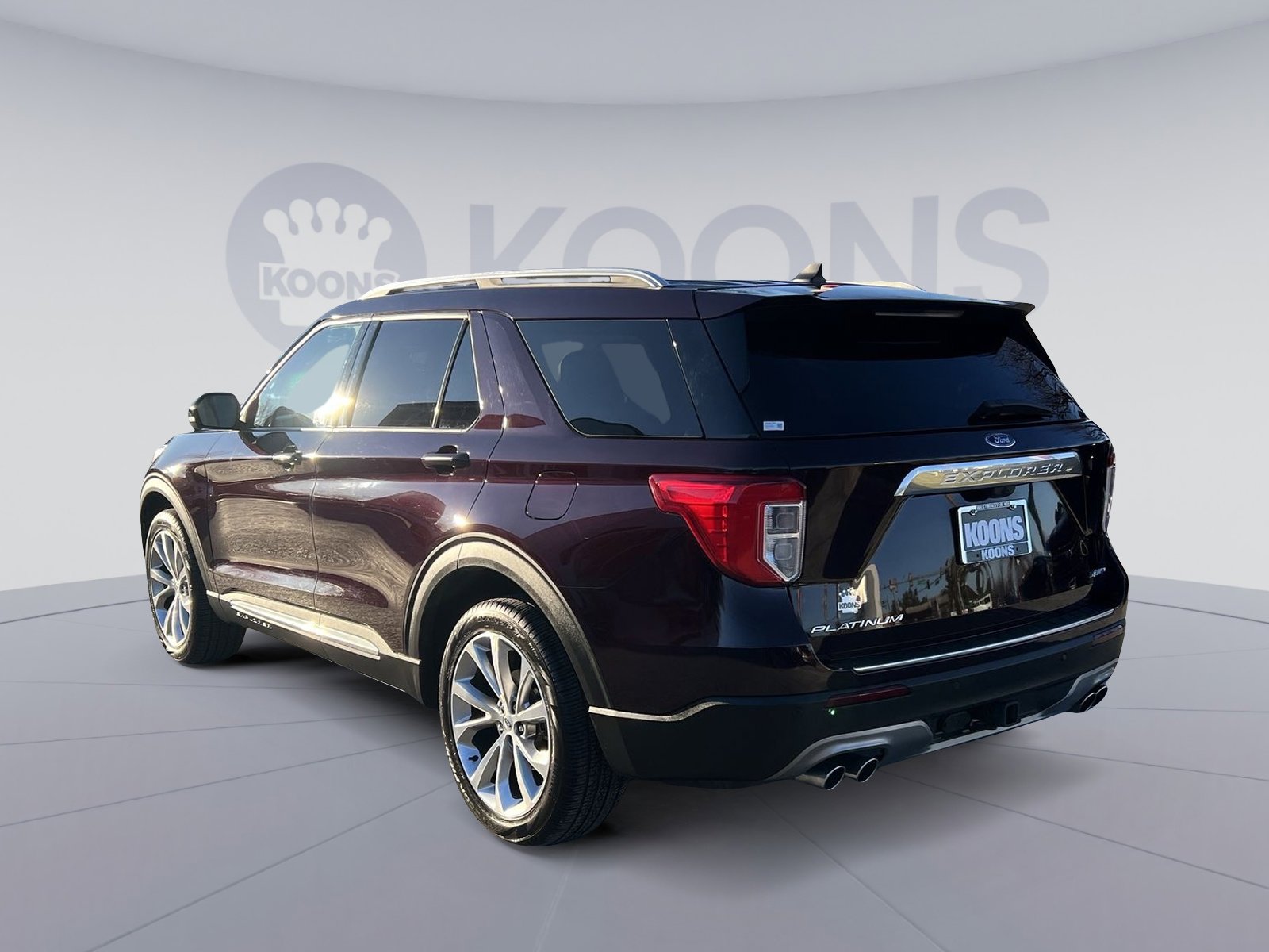Used 2023 Ford Explorer Platinum w/ Technology Package image 4