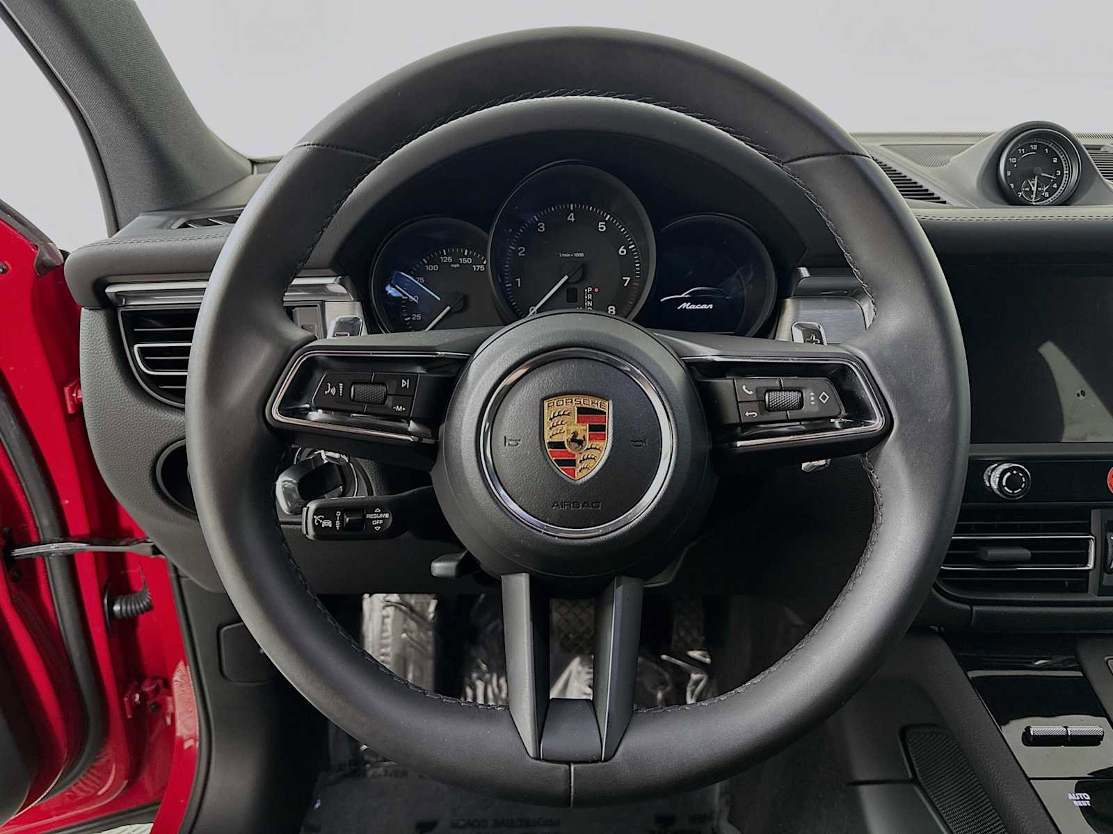 Certified 2026 Porsche Macan image 14