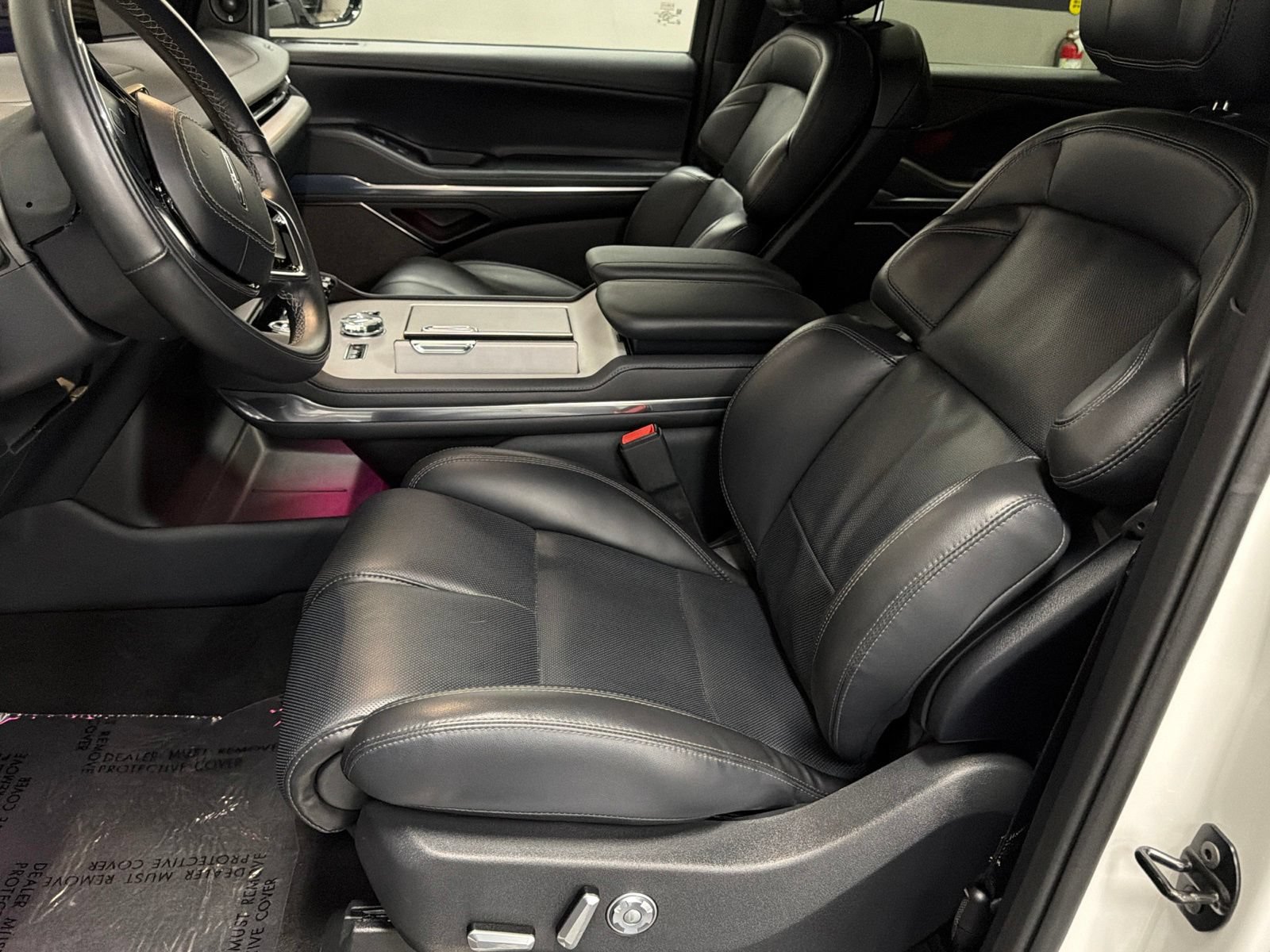 Used 2025 Lincoln Navigator L Reserve w/ Jet Appearance Package AWD/4WD image 19