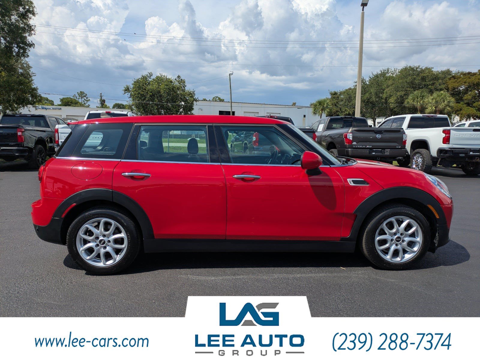 Used 2019 MINI Cooper Clubman w/ Storage Package FWD image 2