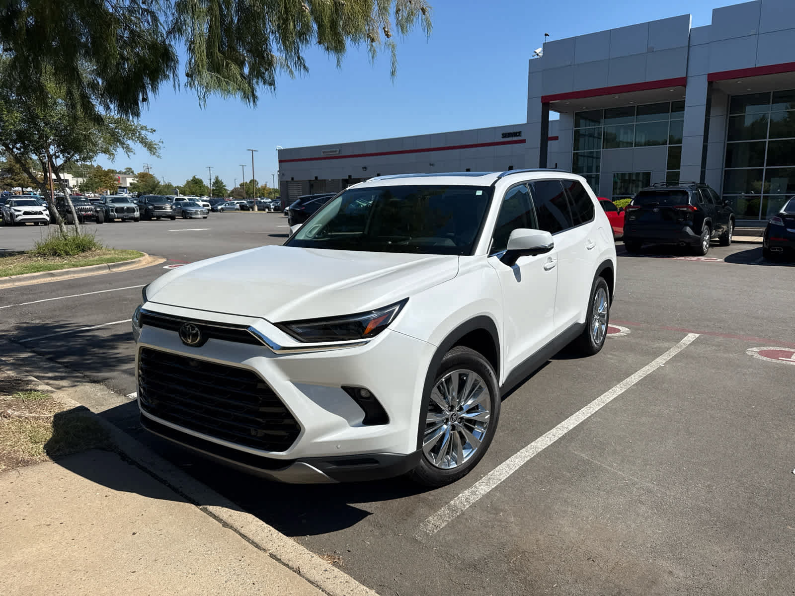 Used 2024 Toyota Grand Highlander AWD image 7