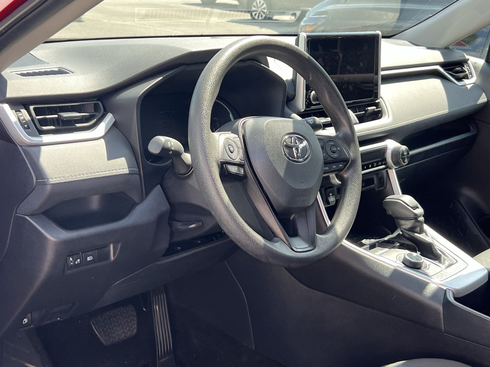 Used 2025 Toyota RAV4 XLE AWD/4WD image 13