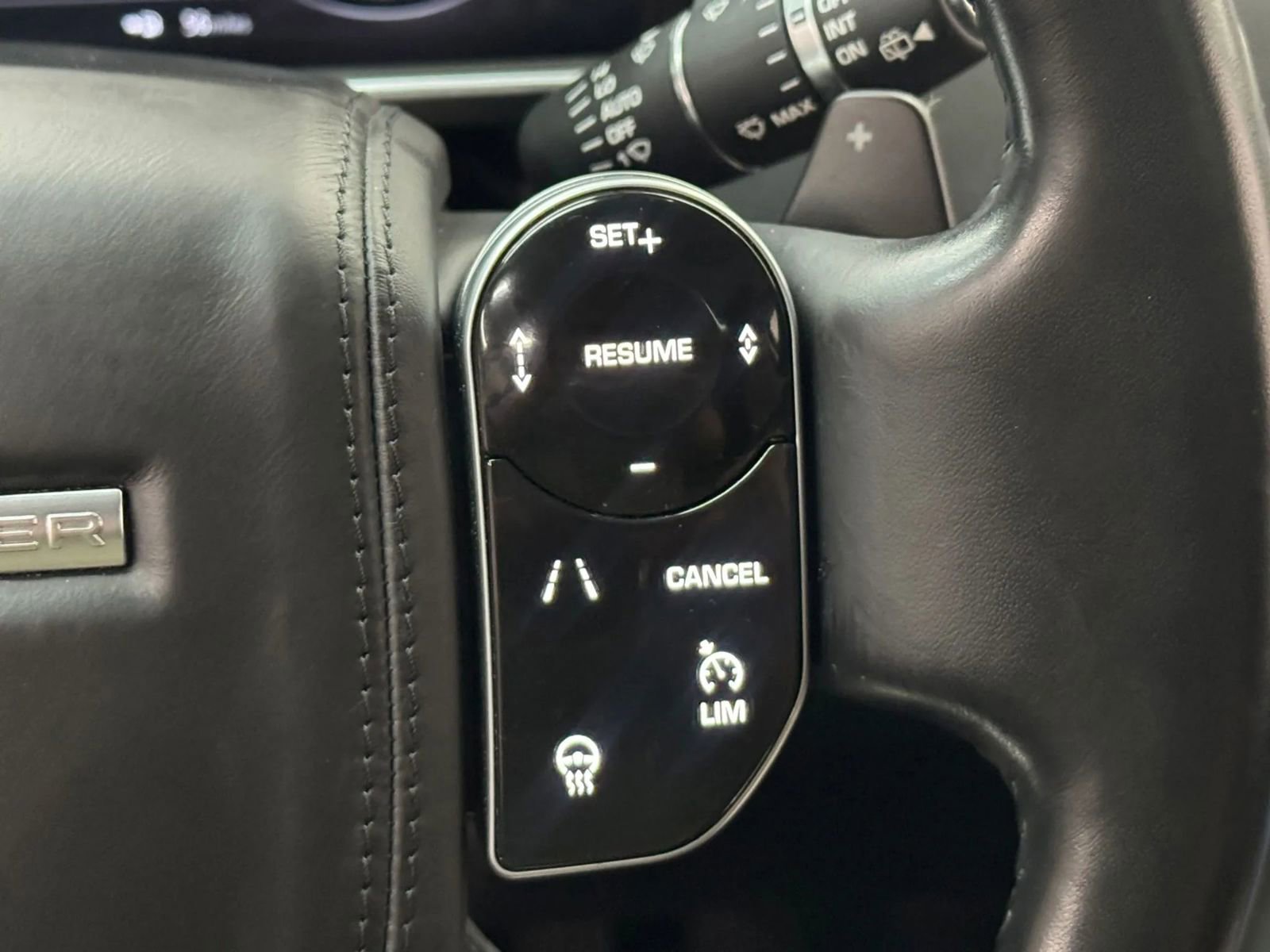 Used 2019 Land Rover Range Rover HSE image 31