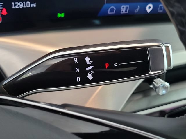 Certified 2026 Cadillac Vistiq Sport AWD/4WD image 19