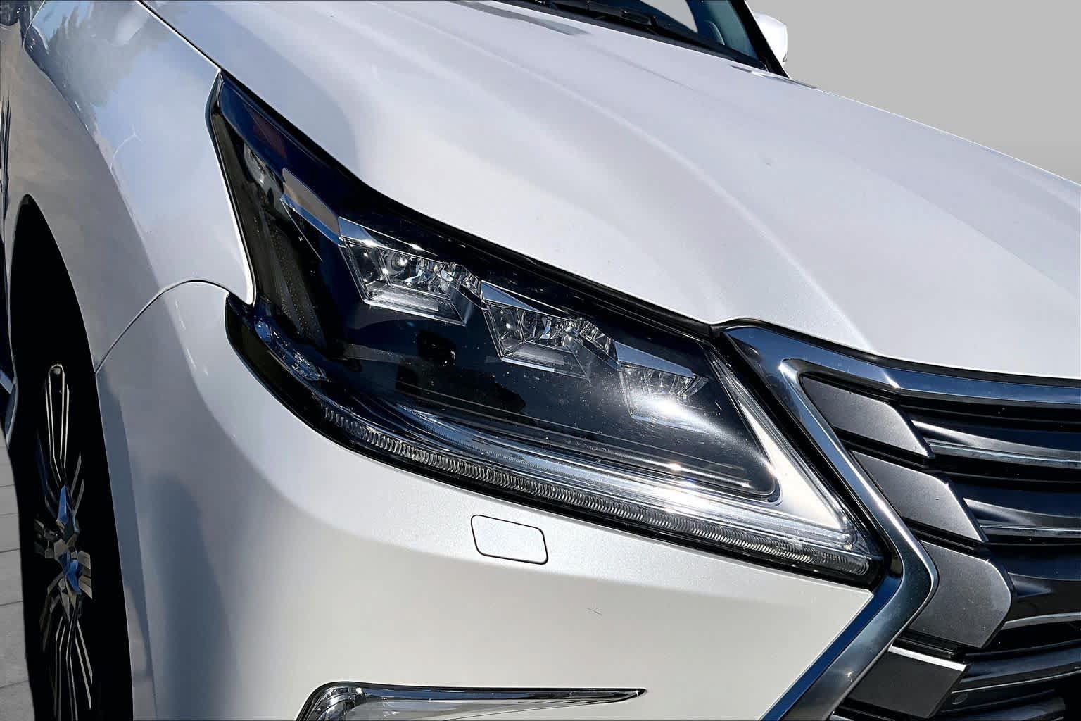 Used 2021 Lexus LX 570 4WD w/ Luxury Package image 25