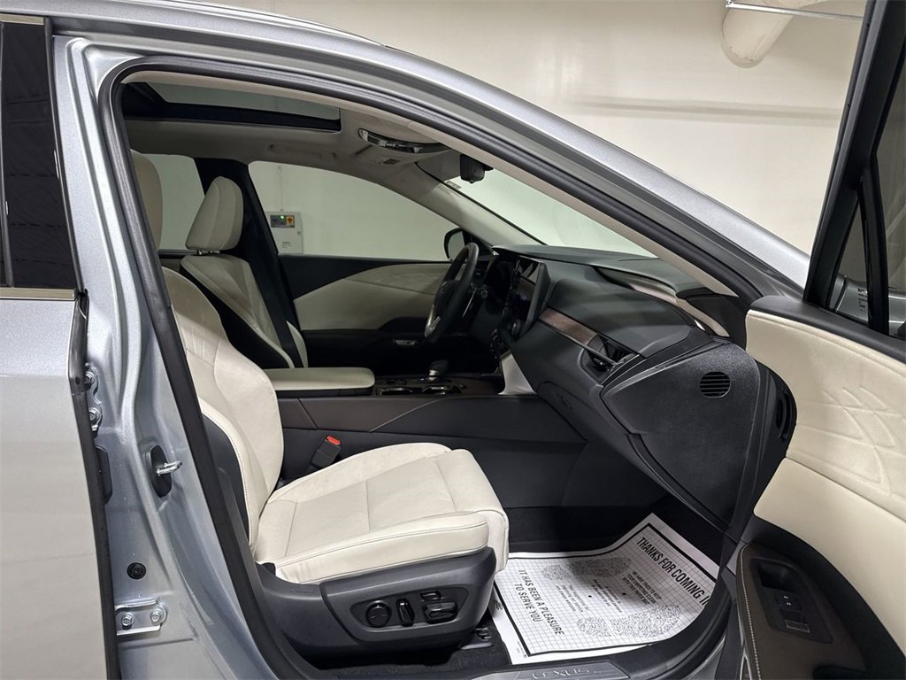 Used 2025 Lexus RX 350h image 22