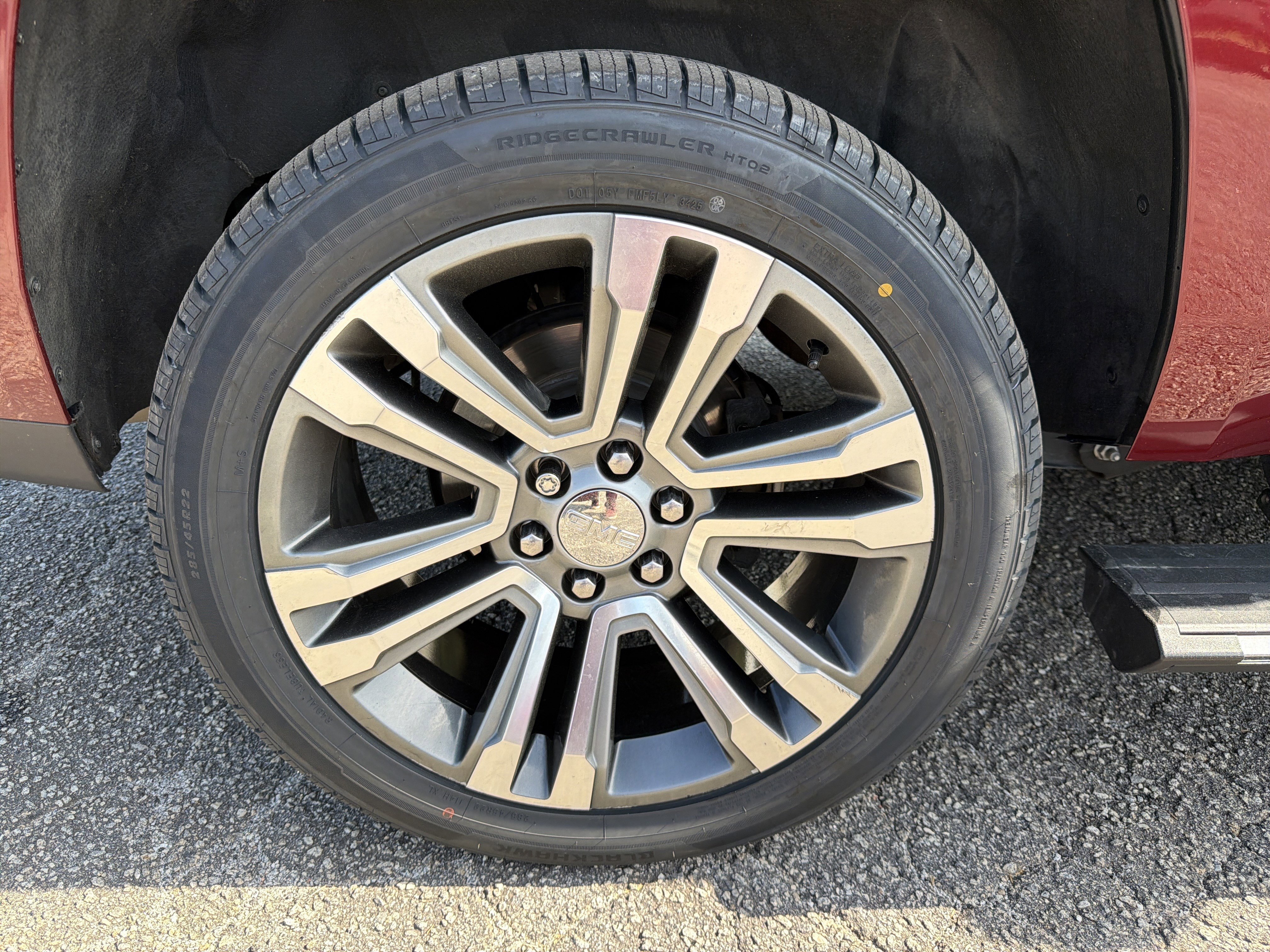 Used 2020 GMC Yukon Denali w/ Open Road Package RWD image 16