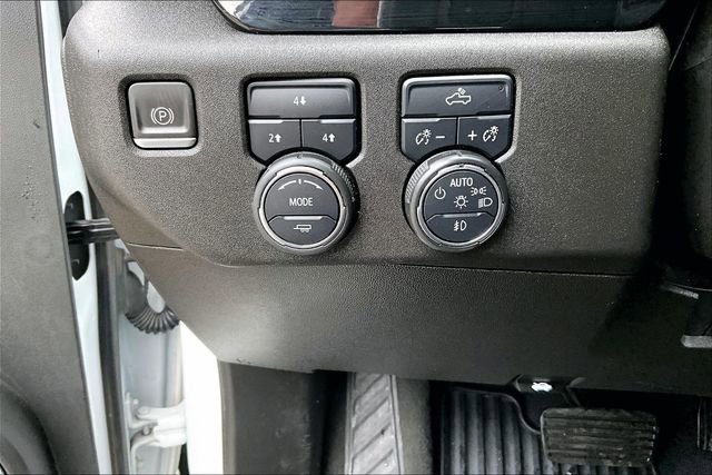 Used 2024 Chevrolet Silverado 3500 LT w/ Convenience Package image 16