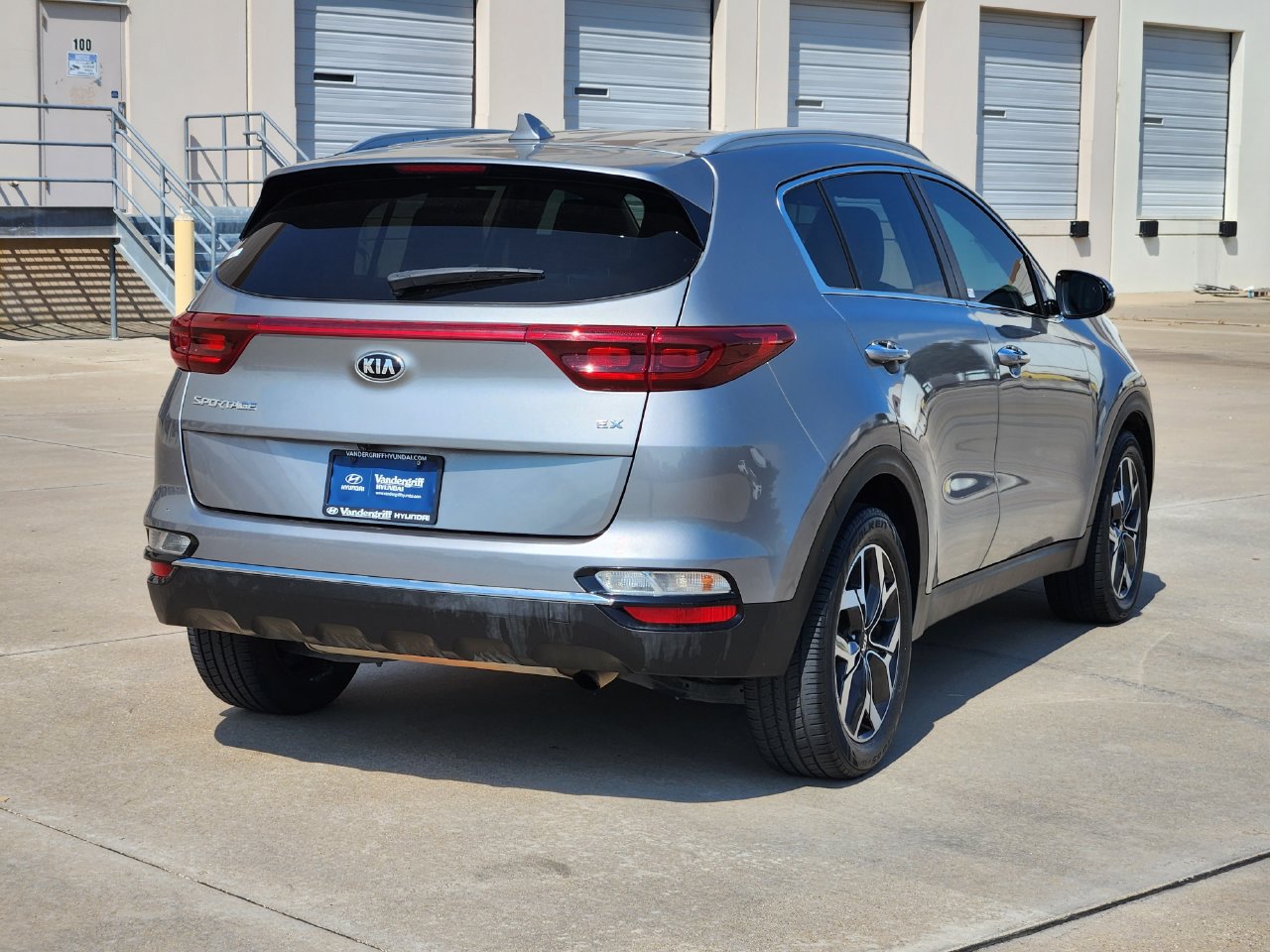 Used 2021 Kia Sportage EX FWD image 4