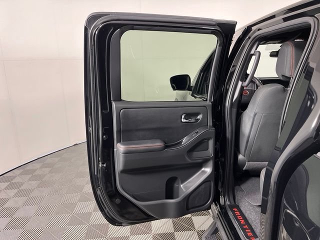 Used 2025 Nissan Frontier PRO-4X w/ Pro Convenience Package AWD/4WD image 36